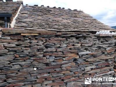 Majaelrayo - Pueblos arquitectura negra; zapatos para senderismo